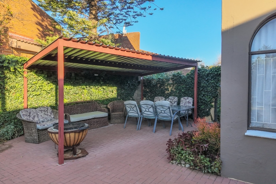 6 Bedroom Property for Sale in Heuwelsig Free State